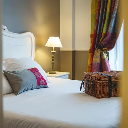 Отель The Originals Boutique, Le Londres, 3*