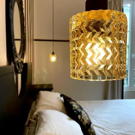 The Originals Boutique, Le Londres, 3* Сомюр