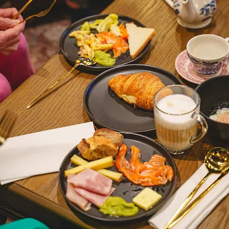 Ξενοδοχείο The Originals Boutique, Le Londres, 3*