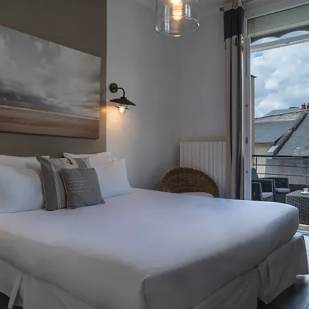 호텔 The Originals Boutique, Le Londres, 3*