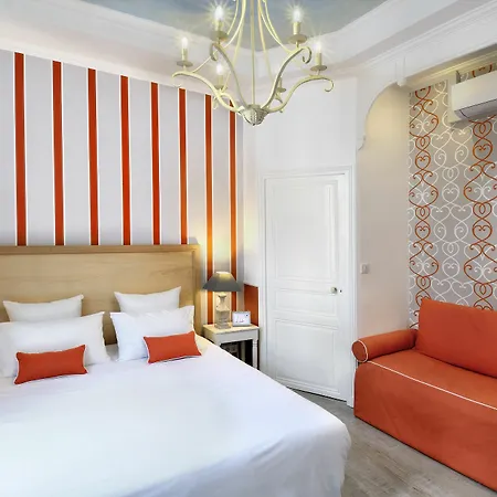 The Originals Boutique, Le Londres, 3* Saumur