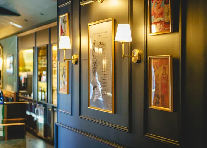 Hotel The Originals Boutique, Le Londres, 3*