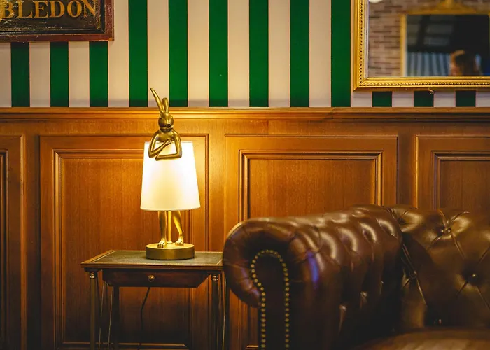 Hotel The Originals Boutique, Le Londres, 3*