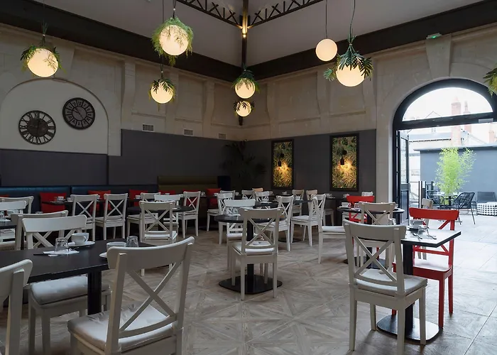 The Originals Boutique, Le Londres, Saumur